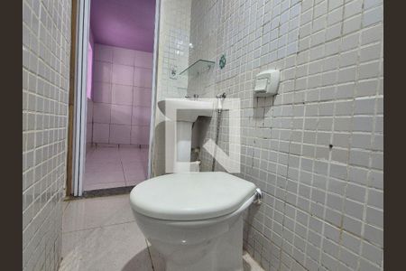 Banheiro da suite de apartamento para alugar com 1 quarto, 40m² em Recreio dos Bandeirantes, Rio de Janeiro