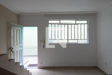 Sala de casa de condomínio à venda com 2 quartos, 68m² em Santa Terezinha, Belo Horizonte