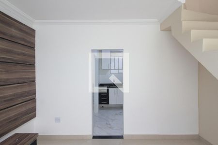 Sala de casa de condomínio à venda com 2 quartos, 68m² em Santa Terezinha, Belo Horizonte