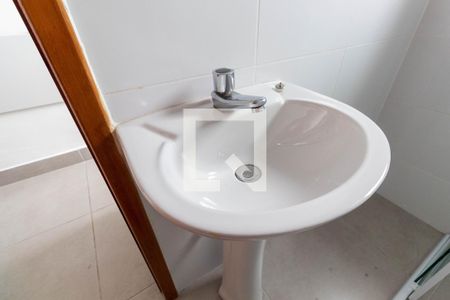 Banheiro de apartamento para alugar com 1 quarto, 20m² em Vila Marieta, São Paulo