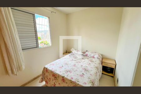 Quarto de apartamento à venda com 3 quartos, 68m² em Sagrada Família, Belo Horizonte