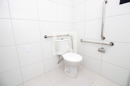 Banheiro de apartamento para alugar com 1 quarto, 45m² em Recreio dos Bandeirantes, Rio de Janeiro