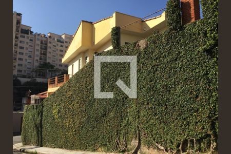 Foto 02 de casa à venda com 3 quartos, 218m² em Vila Morse, São Paulo