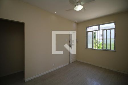 Sala de apartamento à venda com 2 quartos, 58m² em Olaria, Rio de Janeiro