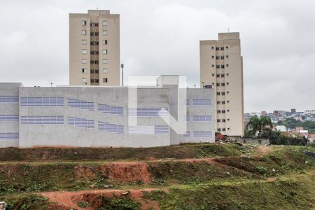 Vista da Sala de apartamento para alugar com 2 quartos, 43m² em Vila da Oportunidade, Carapicuíba