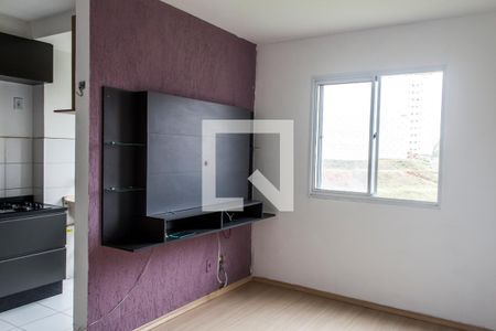 Sala de TV de apartamento para alugar com 2 quartos, 43m² em Vila da Oportunidade, Carapicuíba