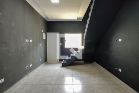 Sala de casa de condomínio para alugar com 2 quartos, 50m² em Vila Sonia, Praia Grande