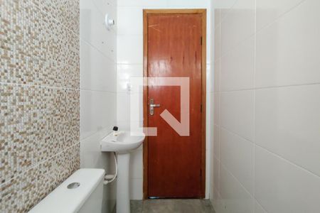 Banheiro 1 de casa de condomínio para alugar com 2 quartos, 50m² em Vila Sonia, Praia Grande