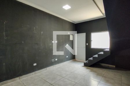 Sala de casa de condomínio para alugar com 2 quartos, 50m² em Vila Sonia, Praia Grande