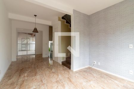 Sala de casa para alugar com 2 quartos, 67m² em Jardim Petropolis, Cotia