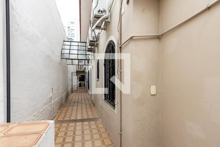 Corredor de casa para alugar com 4 quartos, 200m² em Lapa, São Paulo