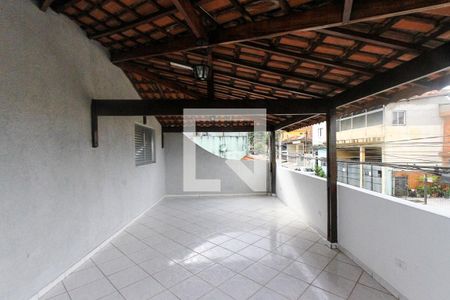 Varanda de casa para alugar com 2 quartos, 200m² em Jardim Nice, São Paulo