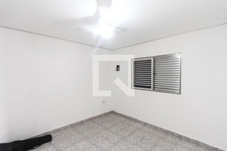 Quarto de casa para alugar com 2 quartos, 200m² em Jardim Nice, São Paulo