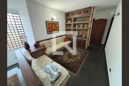 Casa à venda com 485m², 3 quartos e 6 vagas Casa à venda com 485m², 3 quartos e 6 vagasFoto 12