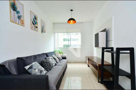 Sala 2 ambientes de apartamento para alugar com 2 quartos, 84m² em Savassi, Belo Horizonte