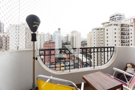 Varanda de apartamento à venda com 2 quartos, 63m² em Vila Nova Conceição, São Paulo