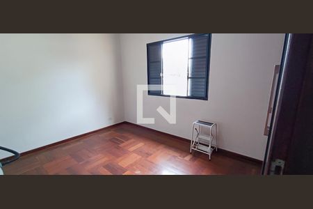 Quarto 2 de casa à venda com 3 quartos, 250m² em Jardim Santa Terezinha, Taboão da Serra