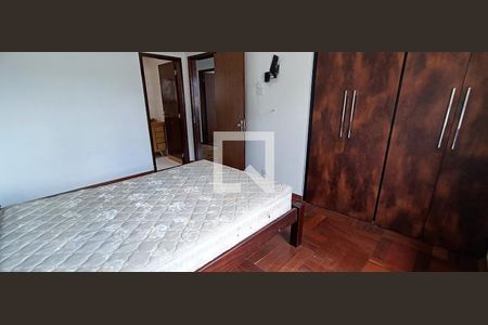 Suíte de casa à venda com 3 quartos, 250m² em Jardim Santa Terezinha, Taboão da Serra