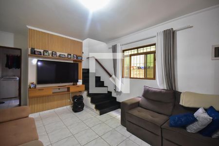 Sala de casa à venda com 4 quartos, 125m² em Parque Pinheiros, Taboão da Serra