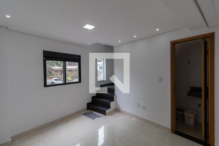 Sala e Cozinha  de casa para alugar com 2 quartos, 100m² em Vila Salete, São Paulo