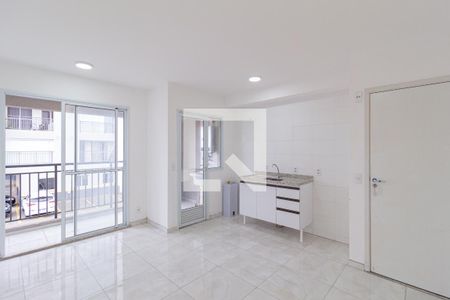 Sala e cozinha de apartamento para alugar com 2 quartos, 46m² em Jardim Copiuva, Carapicuíba