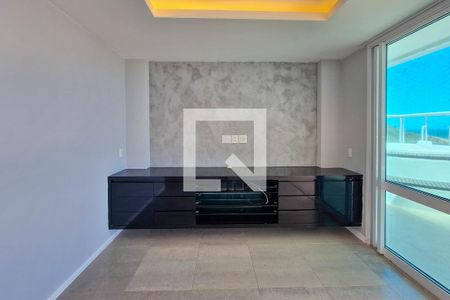 Sala de apartamento à venda com 3 quartos, 220m² em Piratininga, Niterói