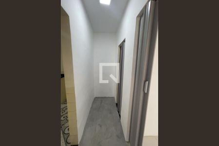 Corredor de casa para alugar com 1 quarto, 50m² em Vila Leopoldina, Duque de Caxias