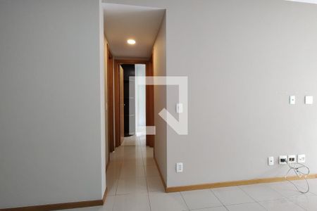 Corredor de apartamento para alugar com 2 quartos, 81m² em Barra da Tijuca, Rio de Janeiro