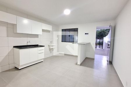 Sala/Quarto 1 de casa para alugar com 1 quarto, 45m² em Parque Equitativa, Duque de Caxias