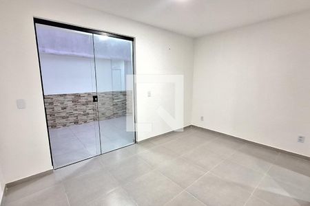 Sala/Quarto 1 de casa para alugar com 1 quarto, 45m² em Parque Equitativa, Duque de Caxias