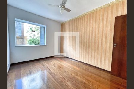 Quarto de apartamento à venda com 4 quartos, 180m² em Santo Antônio, Belo Horizonte