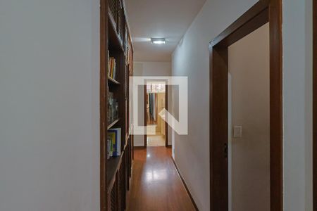 Corredor de apartamento à venda com 4 quartos, 180m² em Santo Agostinho, Belo Horizonte