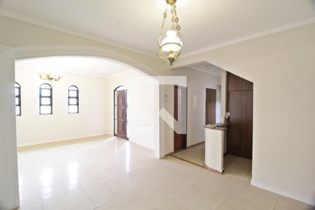 Sala 2 de casa para alugar com 5 quartos, 300m² em Santa Mônica, Uberlândia