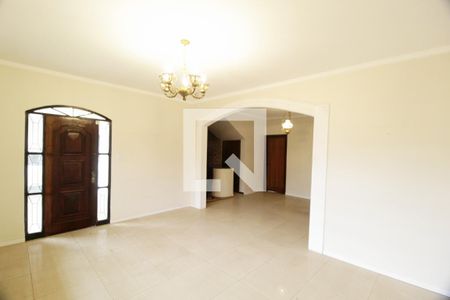 Sala 1 de casa para alugar com 5 quartos, 300m² em Santa Mônica, Uberlândia