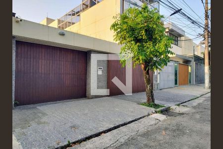 Casa à venda com 5 quartos, 261m² em São Francisco, Niterói