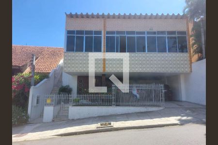 Casa à venda com 4 quartos, 84m² em São Francisco, Niterói