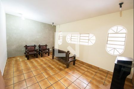 Sala de casa para alugar com 4 quartos, 250m² em Jardim Ana Emilia, Taubaté