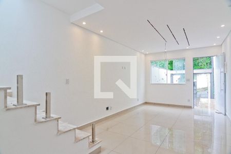 Sala de casa à venda com 2 quartos, 127m² em Piqueri, São Paulo