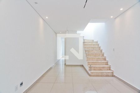 Sala de casa à venda com 2 quartos, 127m² em Piqueri, São Paulo