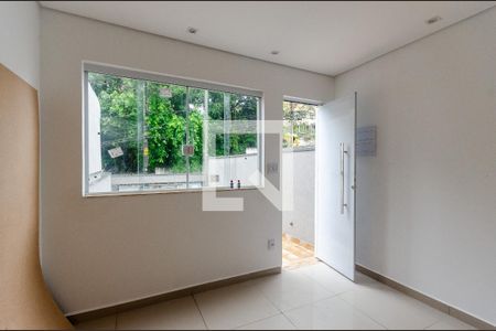 Sala de casa à venda com 2 quartos, 127m² em Piqueri, São Paulo