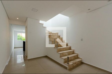 Sala de casa à venda com 2 quartos, 127m² em Piqueri, São Paulo