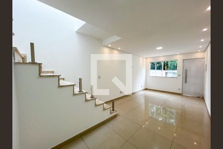 Sala de casa à venda com 2 quartos, 127m² em Piqueri, São Paulo