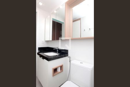 Banheiro de kitnet/studio à venda com 1 quarto, 41m² em Auxiliadora, Porto Alegre