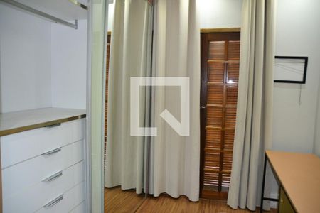 Sala  de casa para alugar com 3 quartos, 280m² em Vila Mussoline, São Bernardo do Campo