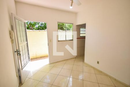 Sala de casa de condomínio para alugar com 1 quarto, 40m² em Engenho de Dentro, Rio de Janeiro