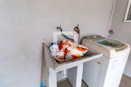 Casa à venda com 600m², 2 quartos e 6 vagas Casa à venda com 600m², 2 quartos e 6 vagasLavanderia