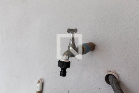 Casa à venda com 600m², 2 quartos e 6 vagas Casa à venda com 600m², 2 quartos e 6 vagasLavanderia (Torneira)