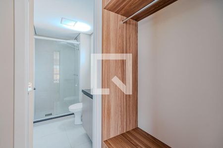 Banheiro de kitnet/studio para alugar com 1 quarto, 48m² em Partenon, Porto Alegre