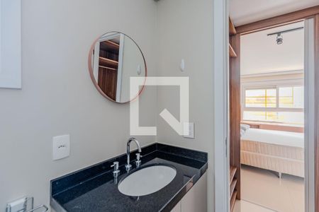 Banheiro de kitnet/studio para alugar com 1 quarto, 48m² em Partenon, Porto Alegre