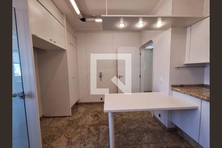 Apartamento à venda com 3 quartos, 200m² em Vila Assunção, Santo André